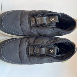 Cole Haan Size 7.5 Black Nylon Fleece lined Sneakers/booties